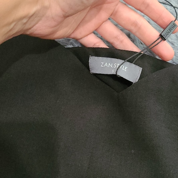 Zan.Style Tank Top - Picture 2 of 2